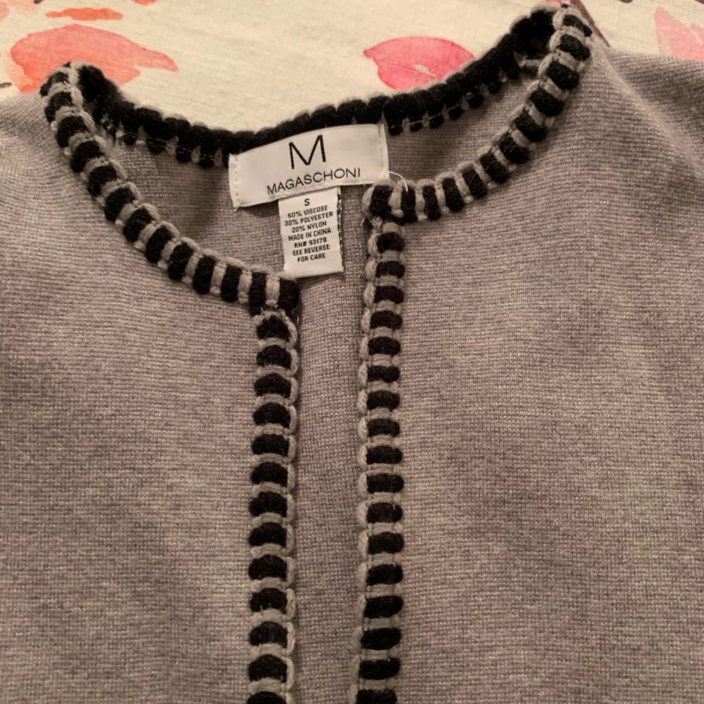 Magaschoni knit knee length coat! Great fall coat! Comfy!